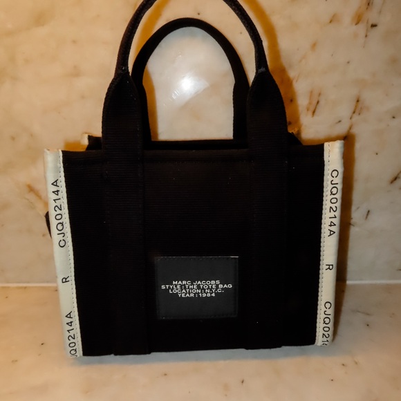 ✨Marc Jacobs Small Tote Bag | Black & White | Excellent to New Condition ✨